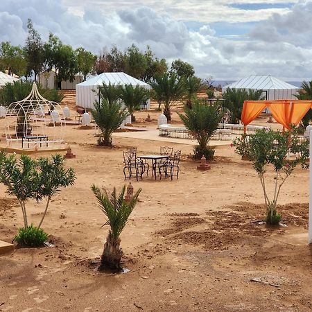 Fox Luxury Desert Camp Merzouga Esterno foto